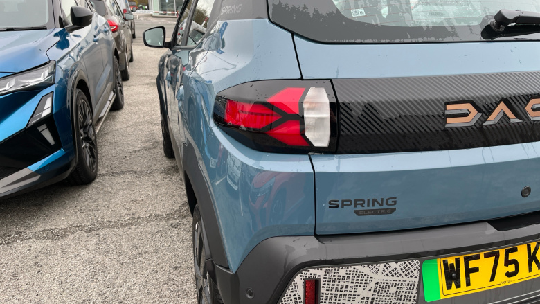 Dacia Spring 27kWh Extreme 65 48kW 5dr Auto Electric Hatchback